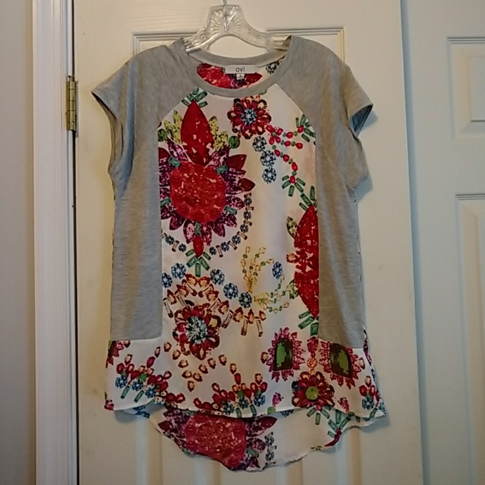 Hi-low jewel pattern top